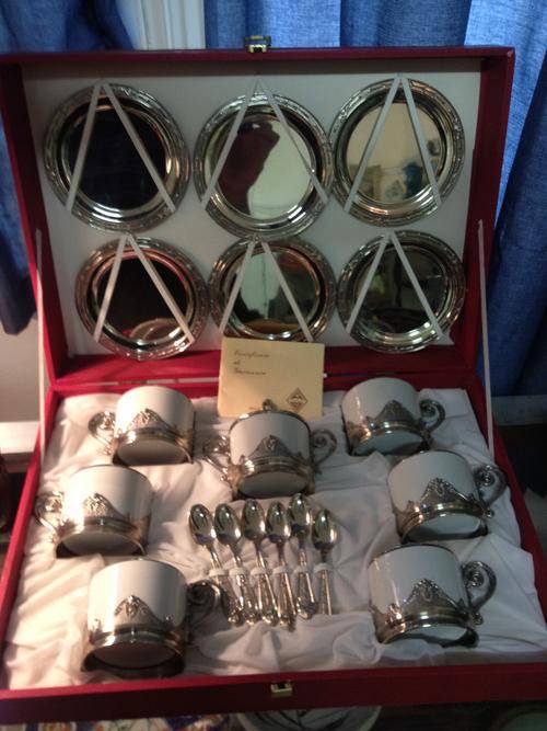 An amazing Boxed italian coffee espresso set