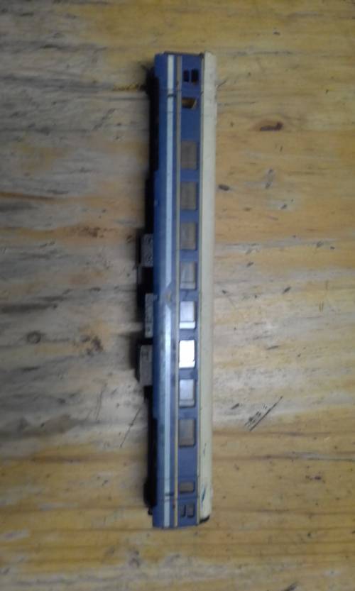 Lima scrap blue train coach