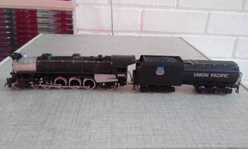 4-8-2 Steam Locomotive
