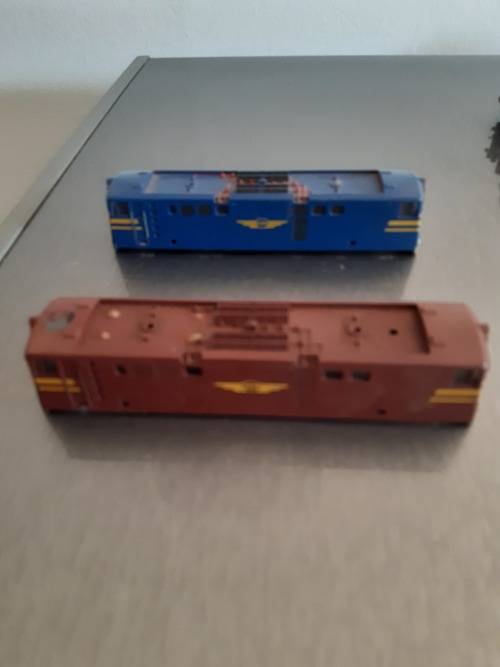 2 Lima SAR 5E locomotive shells