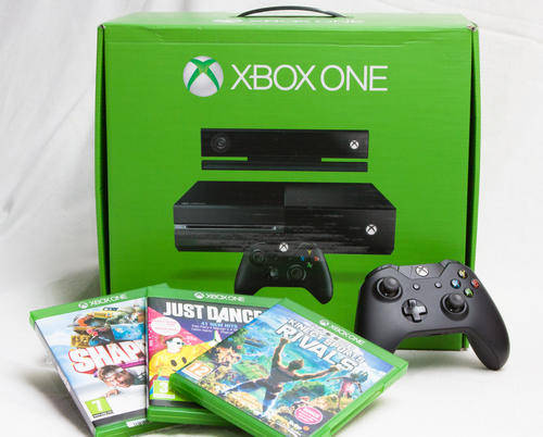 XBOX ONE Model 1540/1520 500 GB Kinect Console + Games Bundle