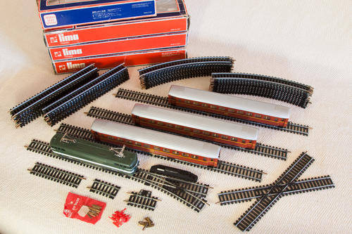 Lima SNCF BB 9312 Locomotive, 309150 NSB Express Coaches and Track