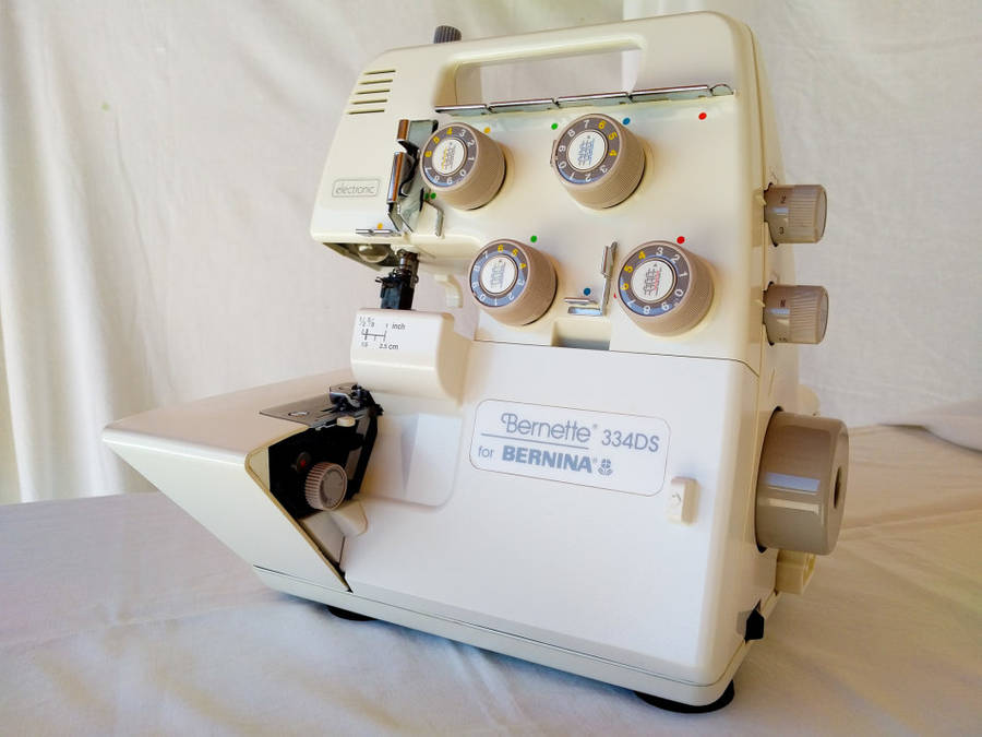 Beautiful Bernina Bernette Overlocker MO-334DS E