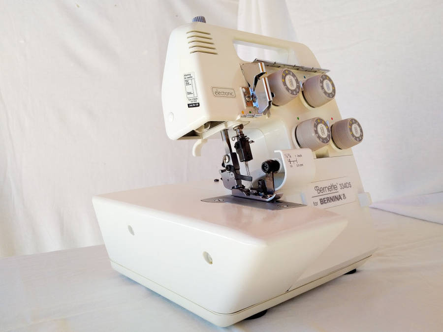Beautiful Bernina Bernette Overlocker MO-334DS E