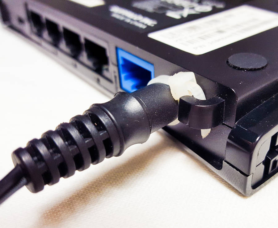 Buffalo WHR-G300N V2 AirStation Nfiniti Wireless-N Router and Access Point