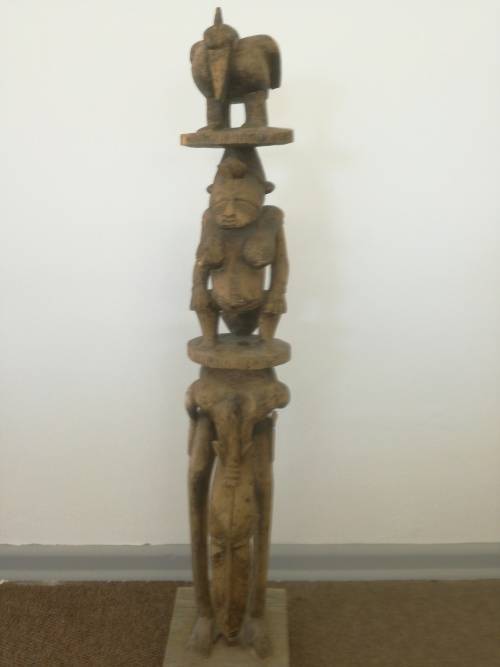 LARGE INDIAN HAND CARVED. 1.15m high