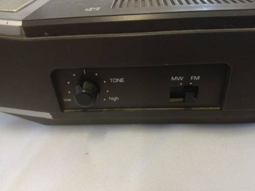 VINTAGE PHILIPS 490 ELECTRONIC CLOCKRADIO. 100% working!