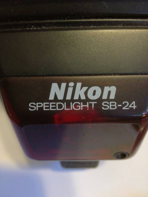 NIKON SPEEDLIGHT SB-24 FLASH.