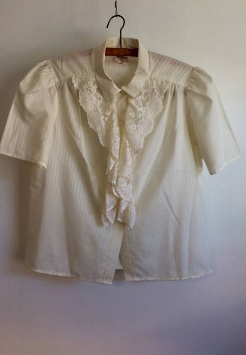**SALE !!**VINTAGE SAUCI KATS LACE SHIRT - SIZE 12