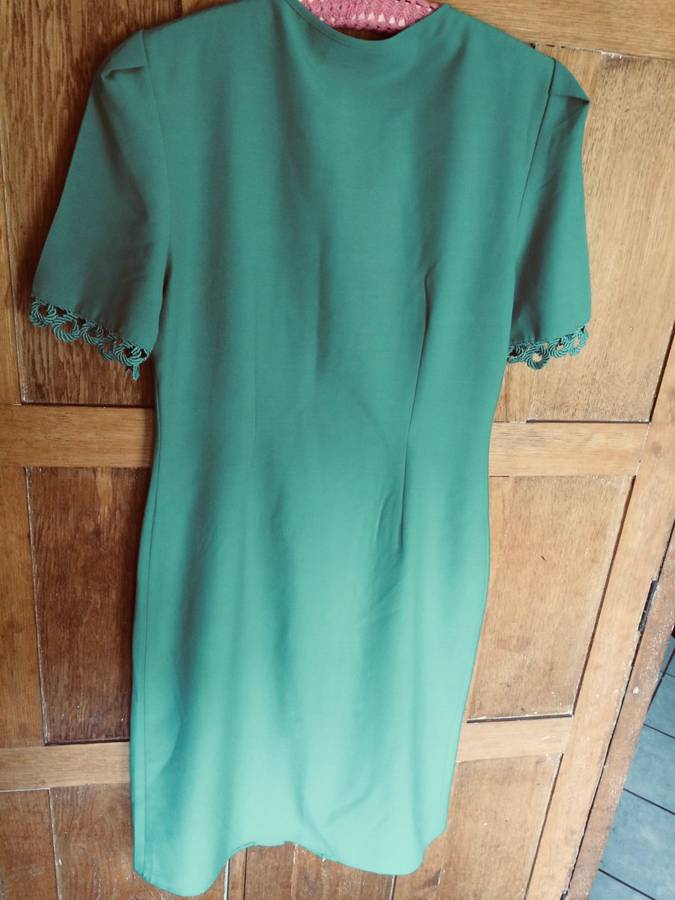 **SALE !! **   VINTAGE WOOLWORTHS FITTED GREEN DRESS  - SIZE 8
