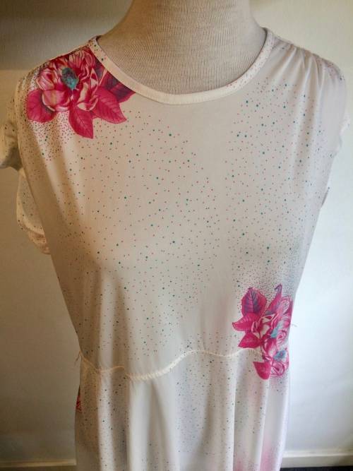 *** april end of summer sale ***  FLOWER AND SPLATTER DRESS  - SIZE 14