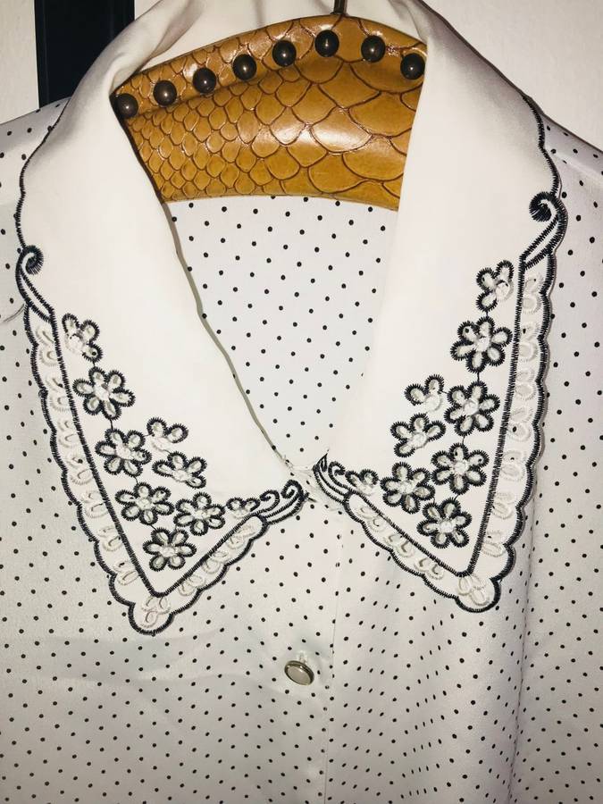 VINTAGE  SHIRT - OFF WHITE WITH POLKA DOT & CUT OUT FLOWER TRIM  COLLAR - 14/16