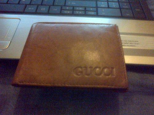 Gucci Wallet, Simple and Classy, Must go within 24hours