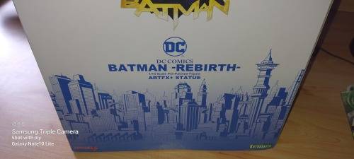 Batman 2017 rebirth Statue .