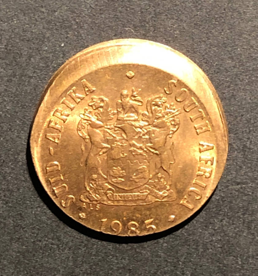 MAJOR MINT ERROR - MIS-STRUCK 1985 1c COIN!