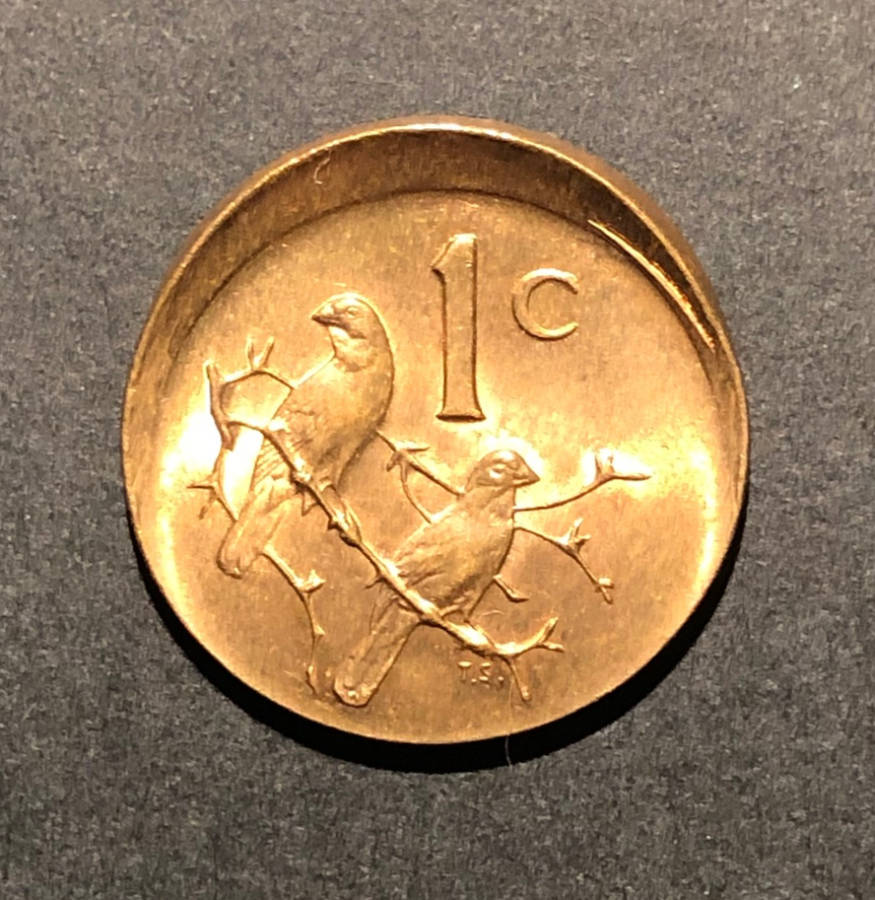 MAJOR MINT ERROR - MIS-STRUCK 1985 1c COIN!