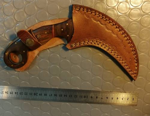 STUNNING BEAUTIFUL!!!! Handmade Damascus Steel Karambit