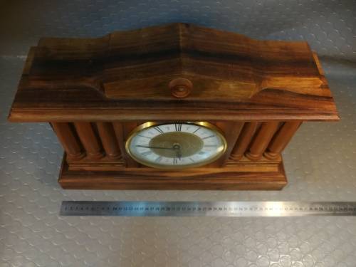 Stunning!!! Large heavy solid wood mantel clock (works 100%)