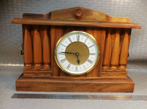 Stunning!!! Large heavy solid wood mantel clock (works 100%)