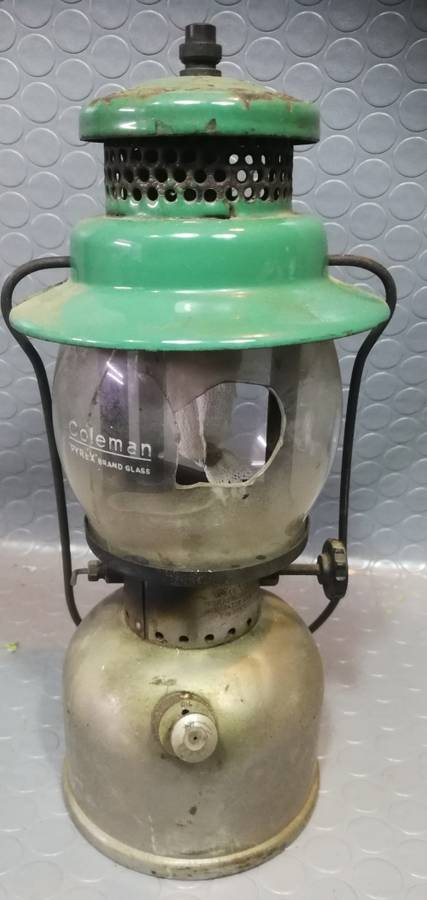 Coleman `The Sunshine of the Night` Kerosene Lantern 1947 - Canada (complete)