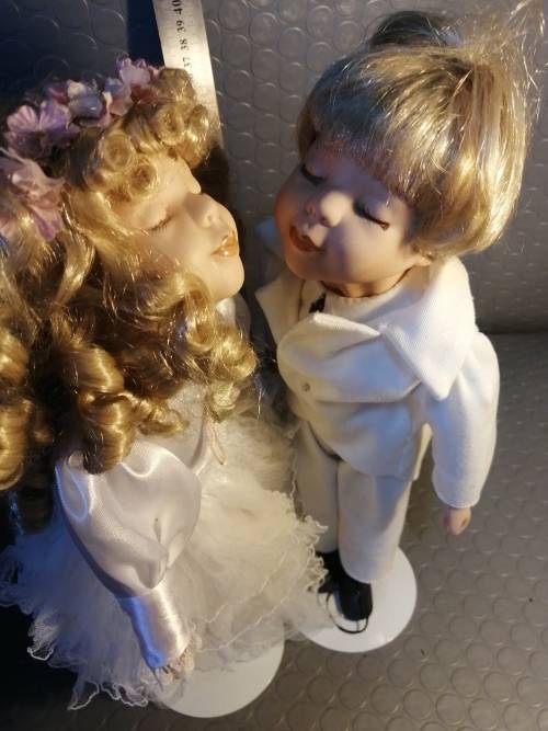 Very cute vintage kissing porcelain dolls 42cm
