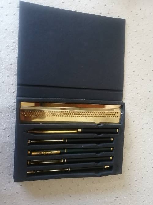 Vintage Reader`s digest foutain fill pen set (Never used)