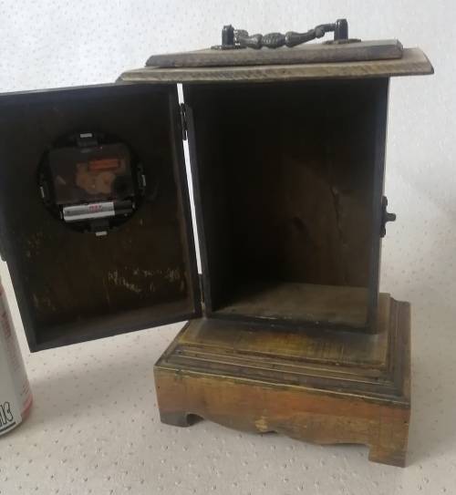 Stunning Wooden Mantel Clock (Working)