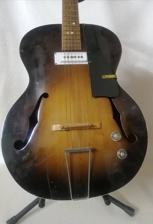 Beautiful antique Wizard electrical guitar in case for restoration