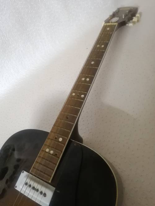 Beautiful antique Wizard electrical guitar in case for restoration