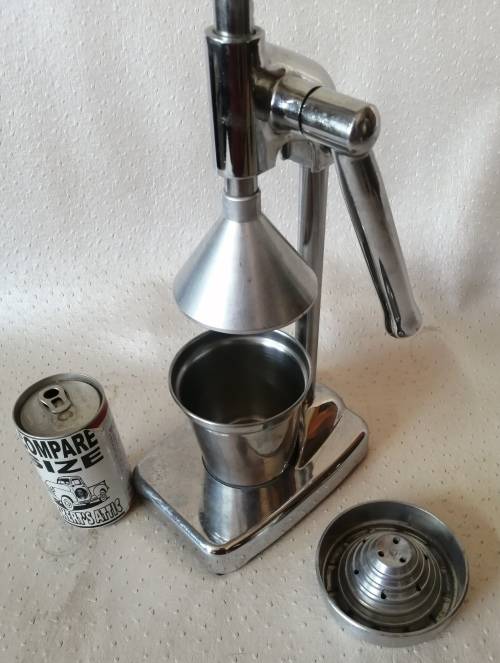 Vintage large stainless steel lemon squeezer (Good condition)