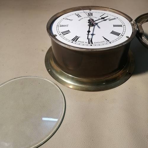 Vintage Quarts Brass Ship Clock made for the Royal Navy - 100% Working