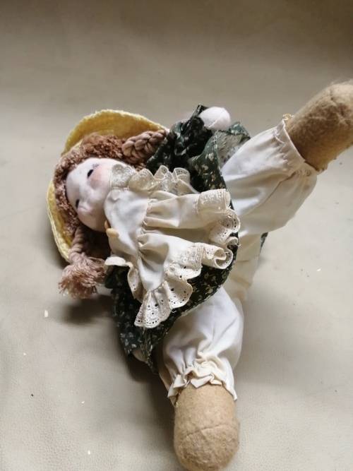 Vintage Wind-up Musical Motion Fedro Sando Ragdoll  (Good working condition)