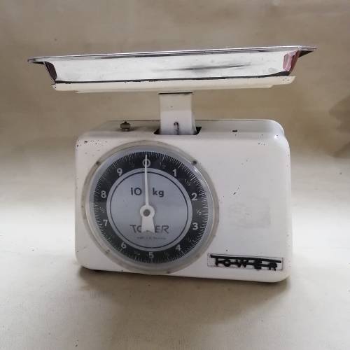 VINTAGE ENAMEL TOWER SCALE (WORKING CONDITION)