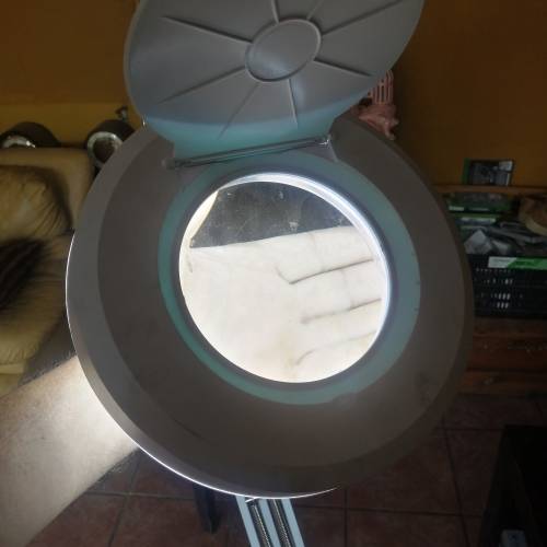 VERYLARGE RIBALTA MAGNIFYING LAMP (WITH STAND) - LED - LIGHTS (MINT COBDITION)
