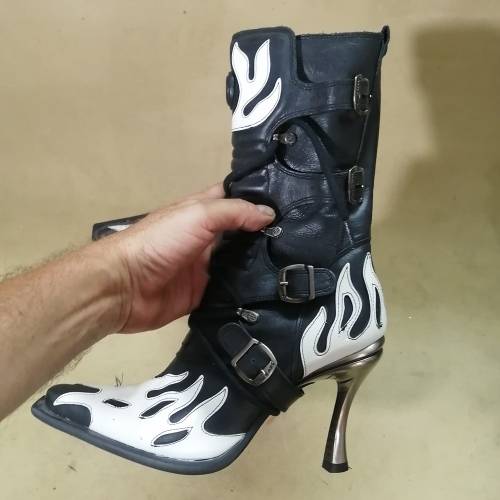 EXQUISITE NEW ROCK MALICIA CUSTOM FLAME BOOTS SIZE 7