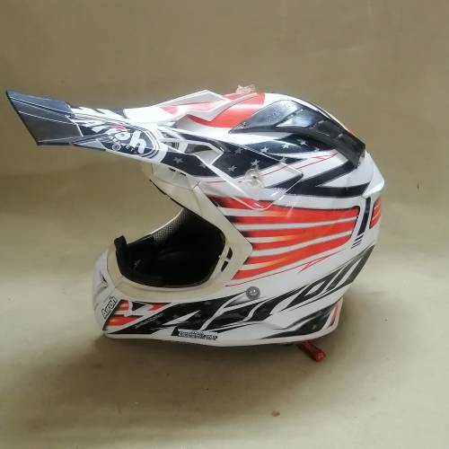 MINT CONDITION AIROH AVIATOR 2.1 CARBON KEVLAR HELMET SIZE L