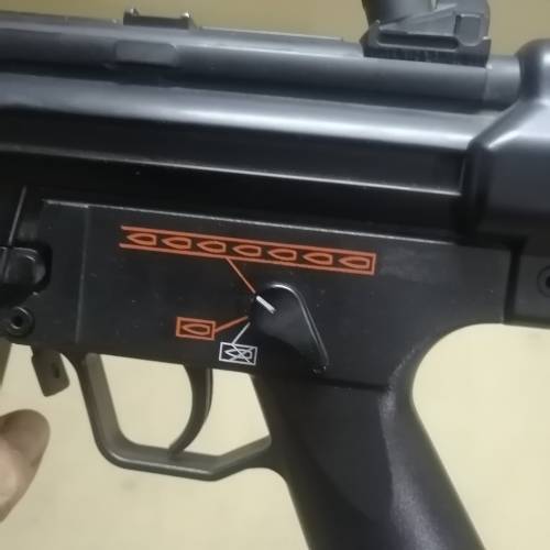 STUNNING HECKLER & KOCH SUBMACHINE GUN BB GUN