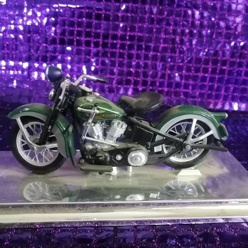HARLEY DAVIDSON 1936 EL KNUCKLEHEAD 1/18 - MAISTO 9 OF 37 ON AUCTION NOW