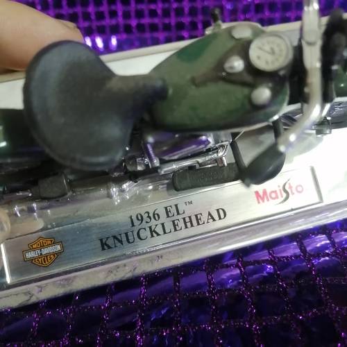 HARLEY DAVIDSON 1936 EL KNUCKLEHEAD 1/18 - MAISTO 9 OF 37 ON AUCTION NOW