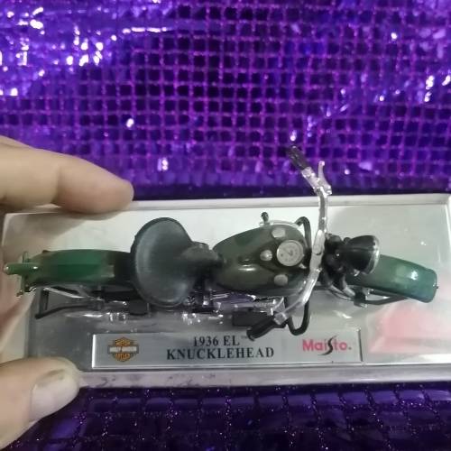 HARLEY DAVIDSON 1936 EL KNUCKLEHEAD 1/18 - MAISTO 9 OF 37 ON AUCTION NOW