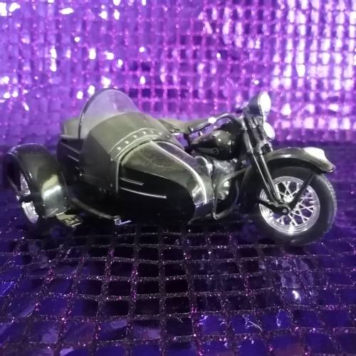 HARLEY DAVIDSON 1948 FL PANHEAD WITH SIDECAR 1/18 - MAISTO 29 OF 37 ON AUCTION NOW