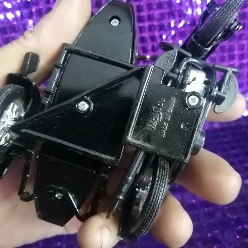 HARLEY DAVIDSON 1948 FL PANHEAD WITH SIDECAR 1/18 - MAISTO 29 OF 37 ON AUCTION NOW