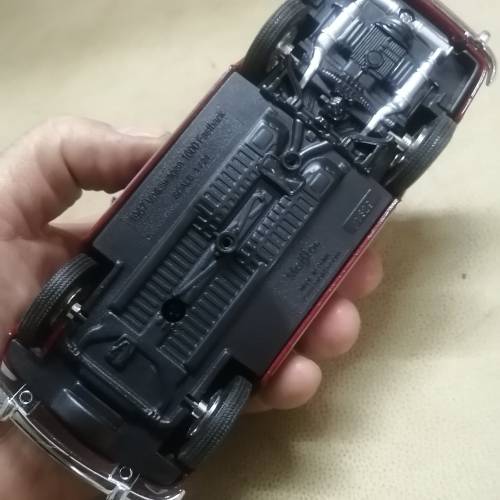 MAISTO NO 1329 - 1967 VOLKSWAGEN 1600 FASTBACK - 1/25 DIE CAST