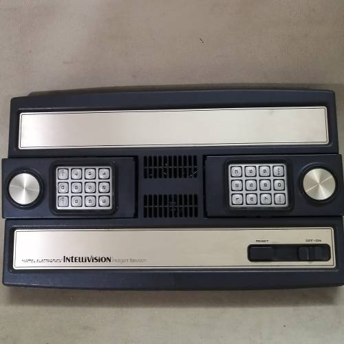 MAGNIFICENT!!! VINTAGE INTELLIVISION GAMING SYSTEM IN BOX - TESTED WORKING