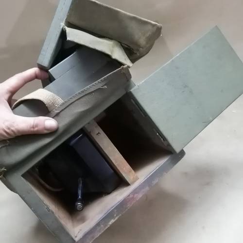 HIGHLY COLLECTABLE VINTAGE ERICSSON MILITARY WWII FIELD TELEPHONE