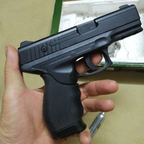 KWC Taurus 24/7 CO2 Air Pistol - 4.5 mm Combo
