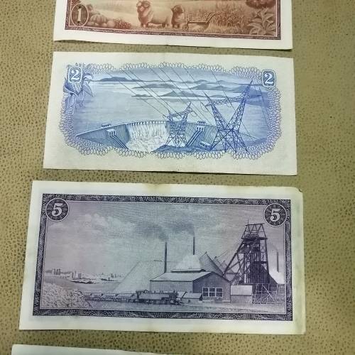 VINTAGE SOUTH AFRICAN 1966 - 1976 BANKNOTES