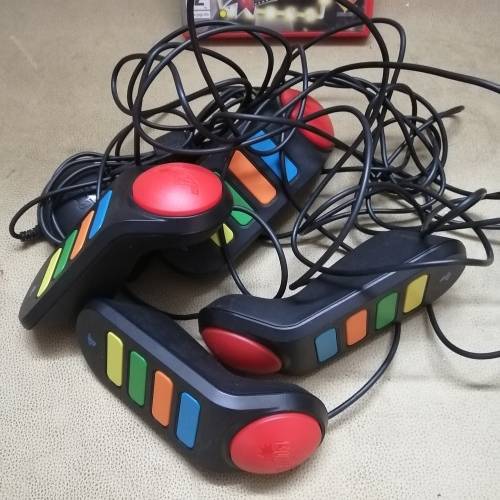 COMPLETE PS2 BUZZ CONTROLLERS AND MEGA QUIZ GAME BUNDLE