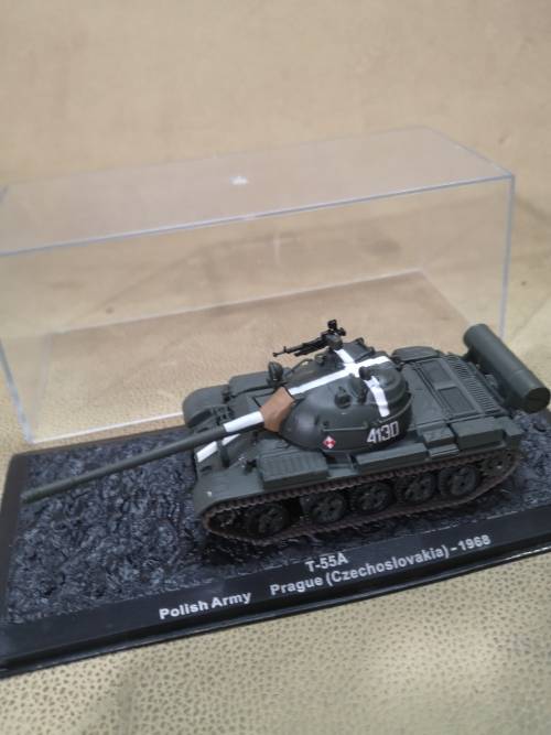 MAGNIFICENT DETAILED DIE CAST MILITARY VEHICLE IN A DISPLAY CASE 3 OF 10
