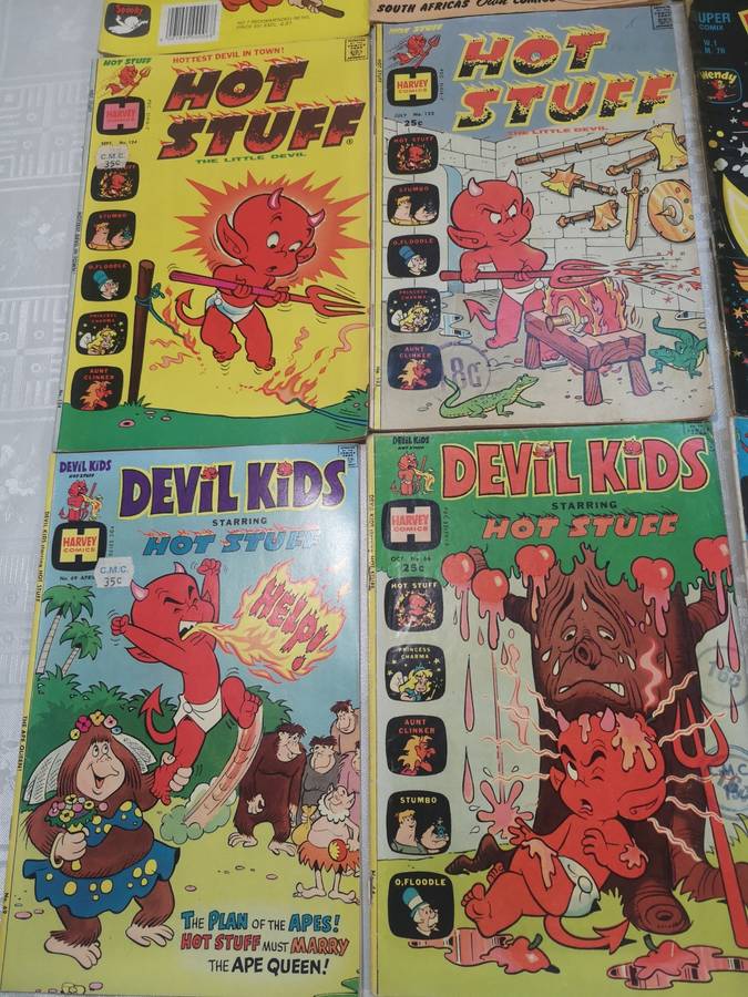 HUGE COLLECTION OF VINTAGE HOT STUFF AND WENDY COMIC BOOKS